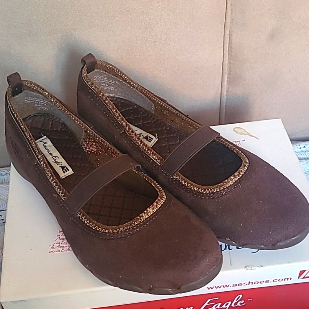 Women's slip on dress shoe